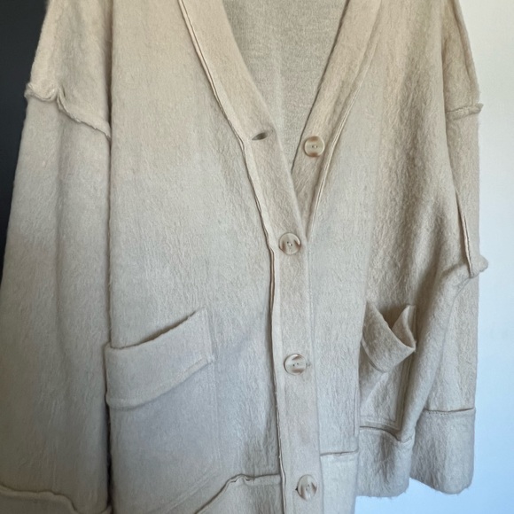 SOLD - host pick!π§π»ββοΈβ¨ UO Out from Under Whisper Knit Cardigan - Picture 7 of 8